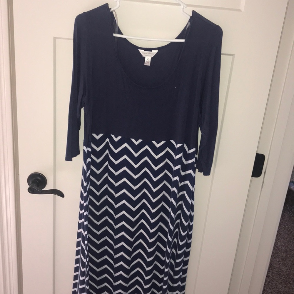 Three Seasons Maternity Navy & White Chevron Maxi